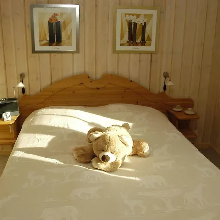 Three-bedroom Holiday In 1 *