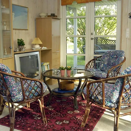 Three-bedroom Holiday In 1 Nyborg
